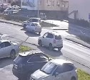 Момент ДТП в Дальнем попал на камеру наружного наблюдения