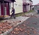 В Северо-Курильске восстанавливают печные стояки после землетрясения и цунами