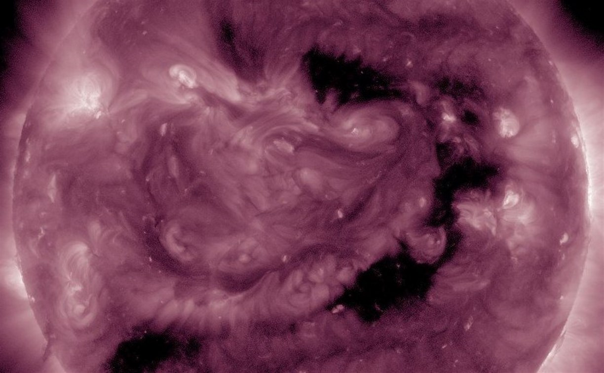 И циклон, и магнитная буря: сахалинцев и курильчан ждут непростые выходные 