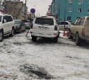 Автохамы заставили машинами выезд из пожарной части в Южно-Сахалинске