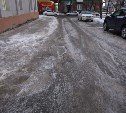 Припаркованные машины мешают очищать от снега и льда Южно-Сахалинск 