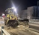 Ключевые магистрали и улицы Южно-Сахалинска по ночам расчищают в усиленном режиме