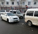 Очевидцев столкновения Nissan Vanette и Toyota Corolla Fielder ищут в Южно-Сахалинске