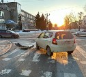 Очевидцев столкновения Honda Fit и Toyota Corolla Axio ищут в Южно-Сахалинске