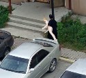 Странное из Невельска: женщина прогулялась по городу с резиновой куклой