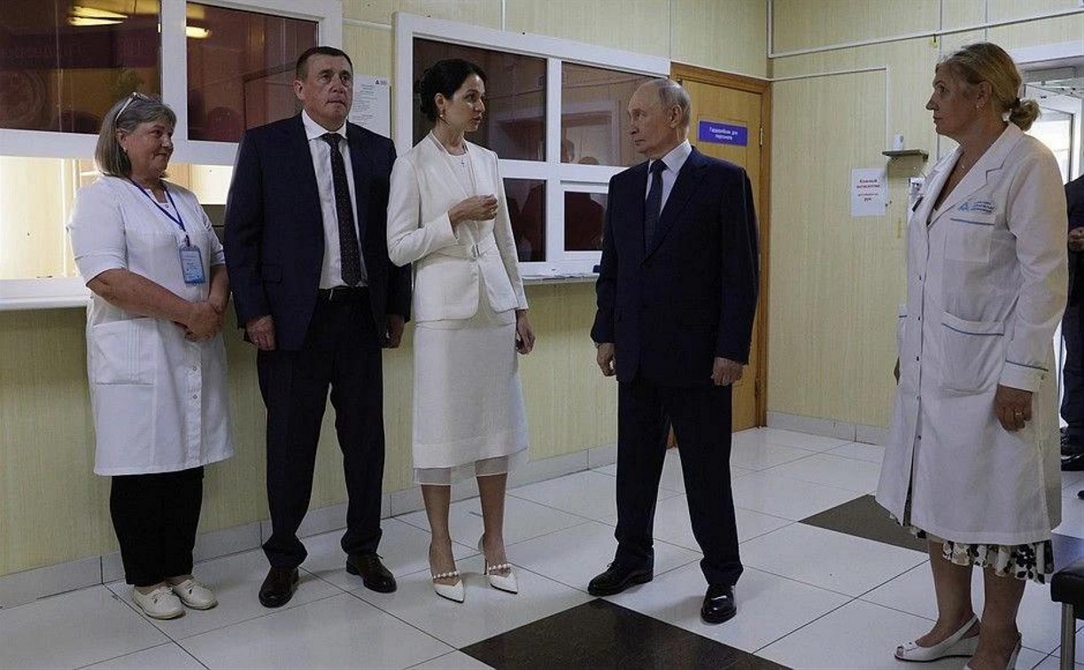 Курильская больница получит новую карету скорой помощи после визита Владимира Путина