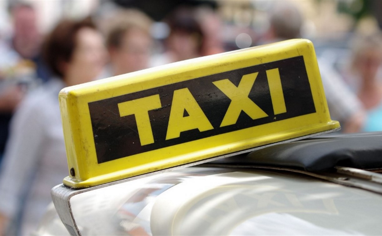 Таксист в Южно-Сахалинске обнаружил в машине чужой гаджет и стал фигурантом уголовного дела