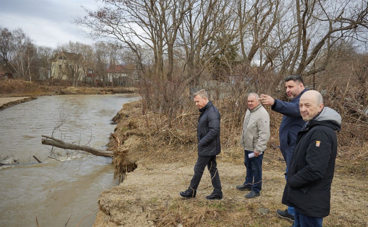 Мэр Южно-Сахалинска держит на личном контроле проведение противопаводковых мероприятий