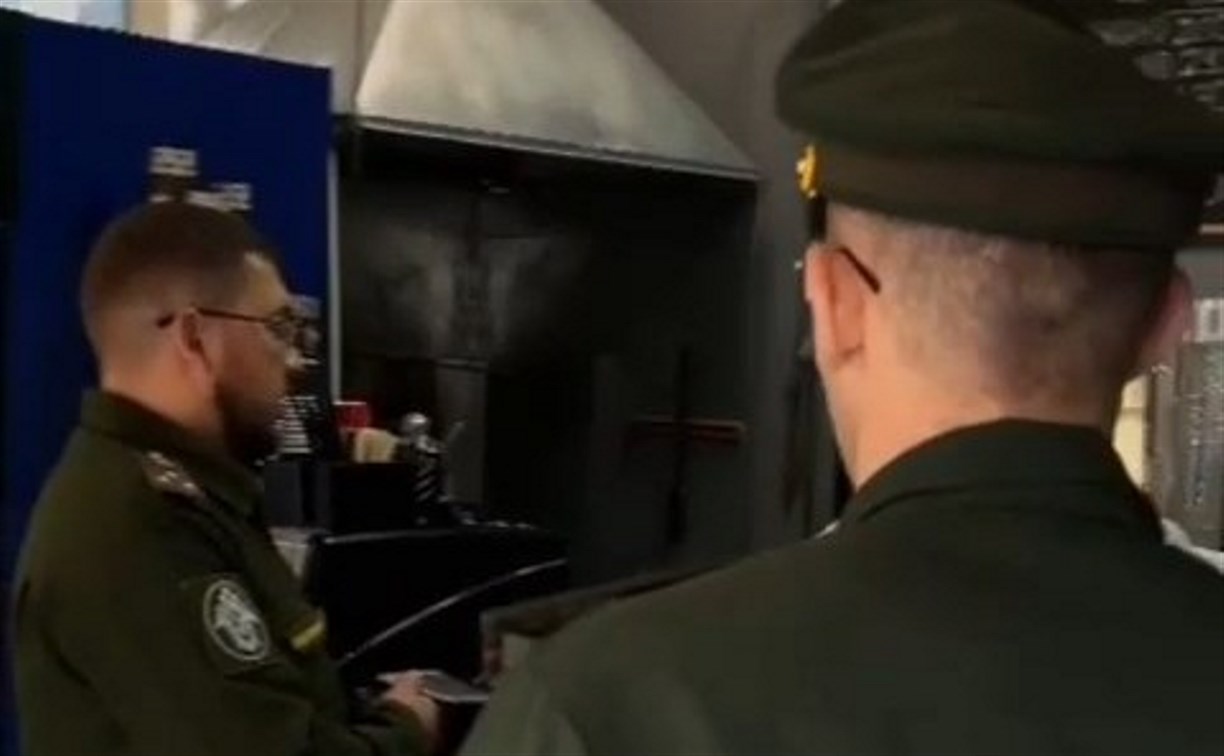 В Южно-Сахалинске двоих уклонистов отправили из общепита в военкомат
