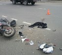 Мопед врезался в грузовик в Южно-Сахалинске