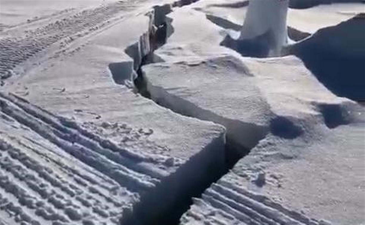 Рыбаки эвакуируются со льда на юге Сахалина