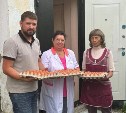 Более 5 тысяч яиц передал долинский фермер социально-незащищённым людям