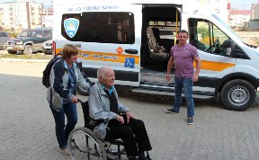 На Сахалине с пожилыми людьми начали работать специальные мобильные бригады 