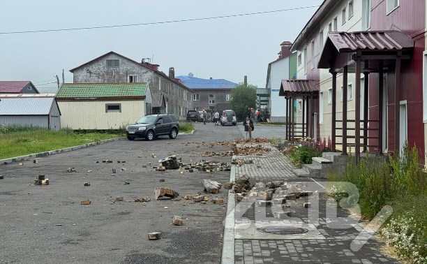 Житель Северо-Курильска показал эвакуированный город после землетрясения