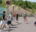 Турнир по стритболу прошел в Углегорске