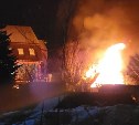 Дачный дом сгорел в южно-сахалинском СНТ "Вишнёвый сад"
