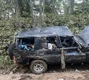Водитель внедорожника чудом не пострадал при опрокидывании в кювет на Курилах