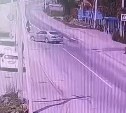 "Двое пострадали": момент столкновения "Кроуна" и спортивного мотоцикла в Южно-Сахалинске попал на видео 