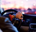 Автомобиль и права отобрали у сахалинца, пытавшегося скрыться от инспекторов ДПС