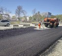 На проспекте Мира в Южно-Сахалинске начали укладку асфальта