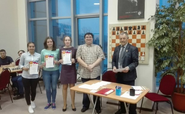 Сахалинка завоевала титул чемпионки Дальнего Востока по быстрым шахматам Сахалинка завоевала титул чемпионки Дальнего Востока по быстрым шахматам