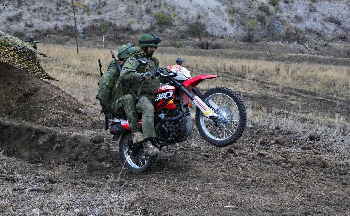 Сахалинские бойцы в зоне СВО учатся быть мотоштурмовиками