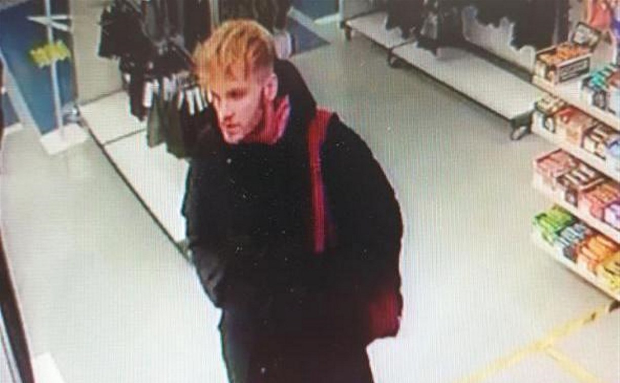 Подозреваемого в краже куртки из магазина ищет полиция Южно-Сахалинска