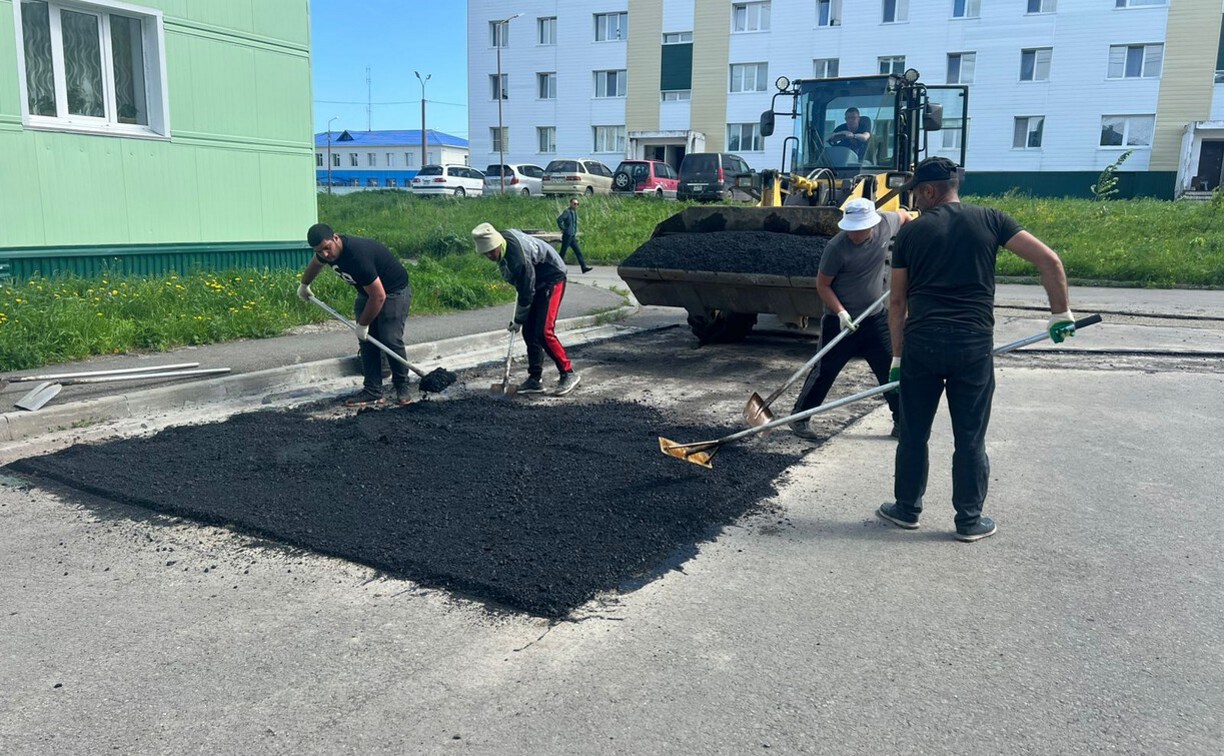 "Справились хорошо": "Губернаторский контроль" оценил качество ремонта дворов в Макарове