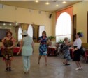 Сорок холмчан отправились на гавайскую вечеринку (ФОТО)