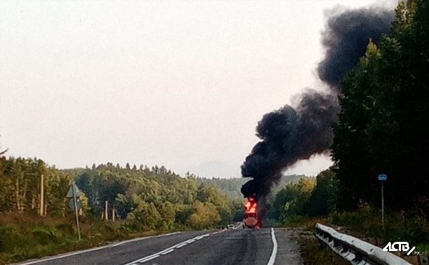Бензовоз загорелся в Смирныховском районе