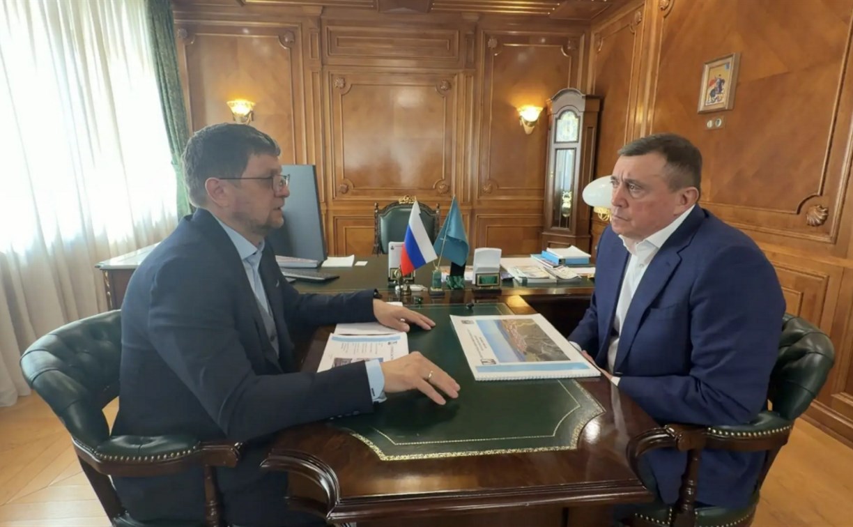 Открытие школы, переезд поликлиники и ремонт бассейна: Валерий Лимаренко изучил план развития Северо-Курильского района