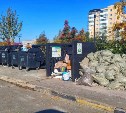 В Южно-Сахалинске нашли того, кто выбрасывает горы строительных отходов у контейнеров 