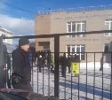 "Стоим днями и ночами": бесконечные очереди в паспортном сервисе возмутили сахалинцев