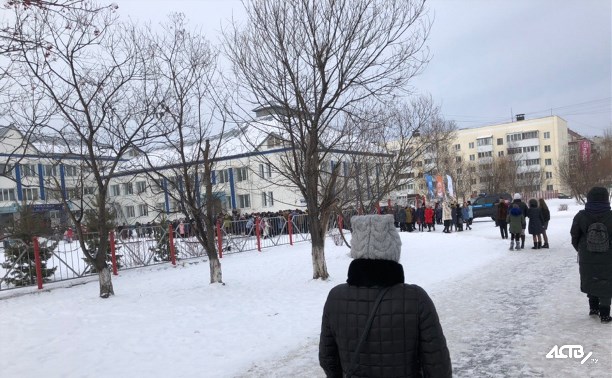 Учеников гимназии №1 в Южно-Сахалинске эвакуировали