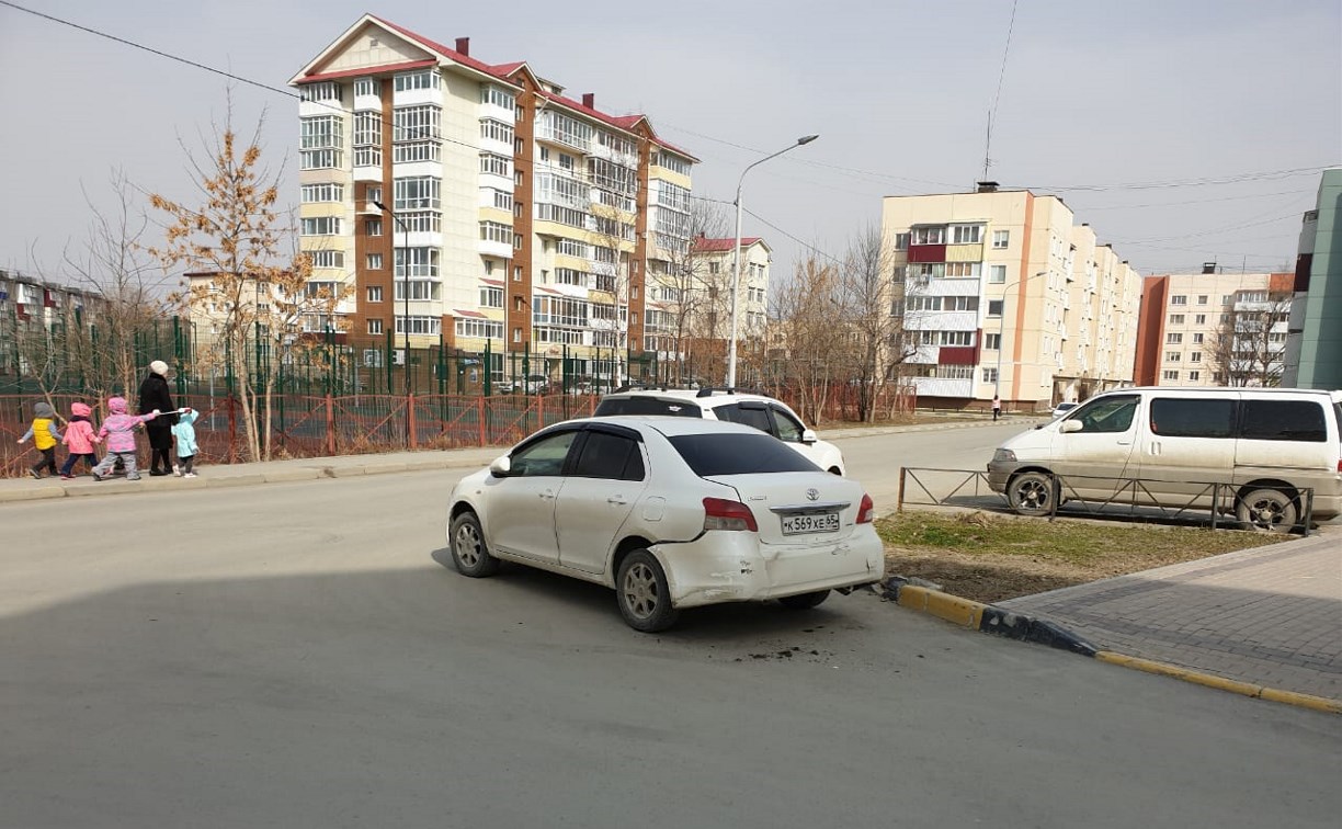 Очевидцев ДТП на улице Комсомольской разыскивают в Южно-Сахалинске