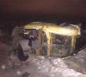 В Южно-Сахалинске в результате ДТП у авто срезало крышу