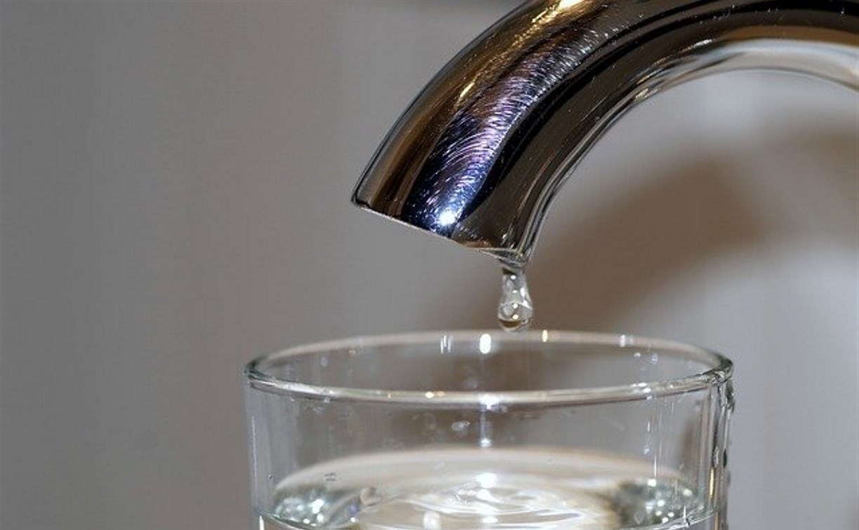 Холмчанам рекомендуют запастись питьевой водой на 7 сентября