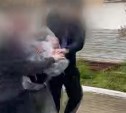 Мужчина подошёл на улице к несовершеннолетней девочке и ударил её по голове металлической битой