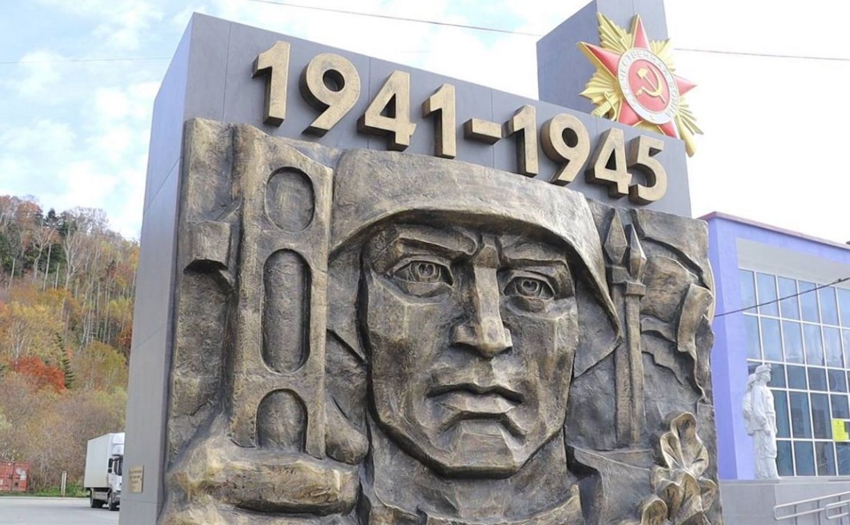 В Горнозаводске отреставрировали памятник в честь 40-летия Победы