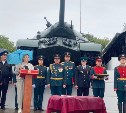 Мемориал "Воинам-танкистам" открыли в Горячих Ключах на Курилах 