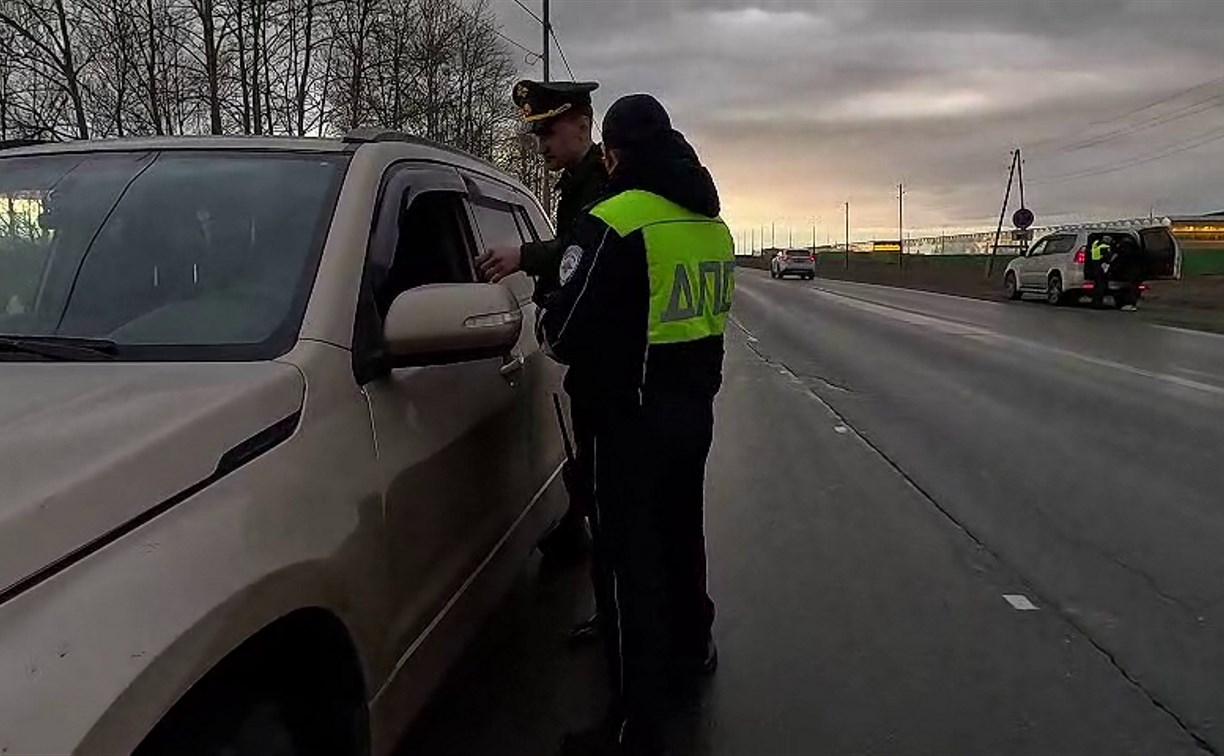 Мужчину отвезли в военкомат во время рейда военнослужащих и ГАИ в Южно-Сахалинске