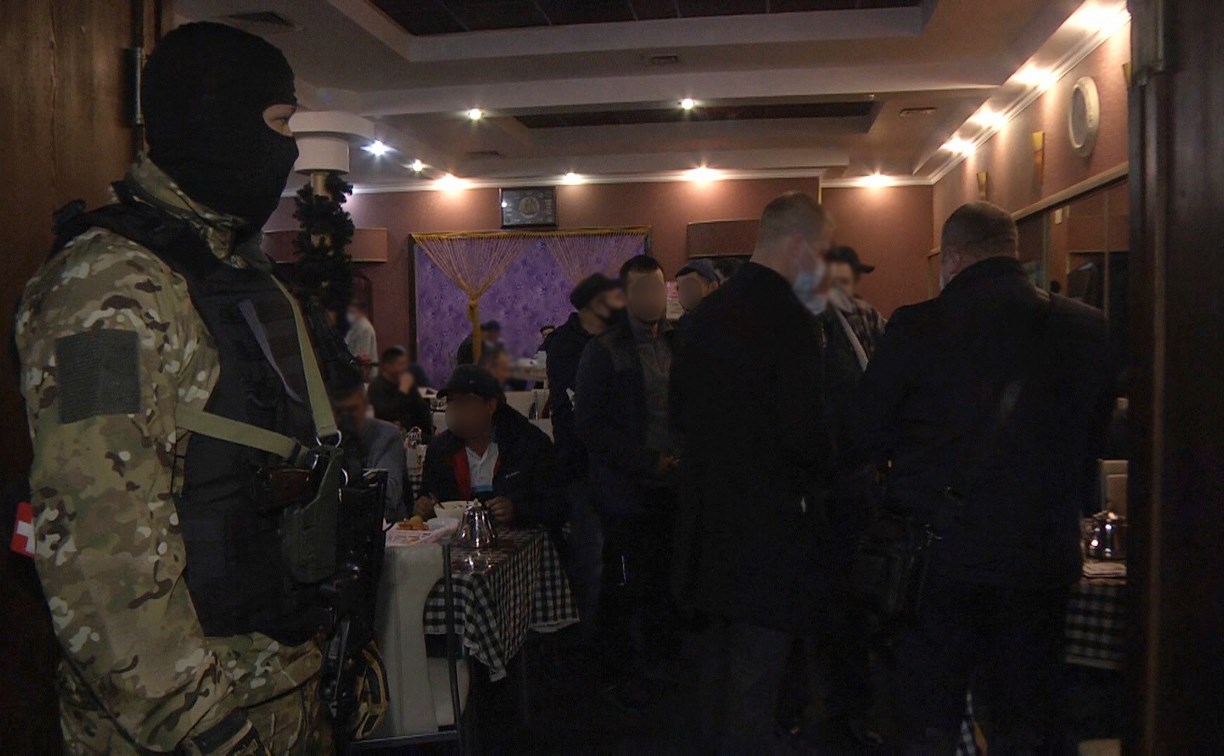 Полиция перекрыла два канала нелегальной миграции на Сахалине