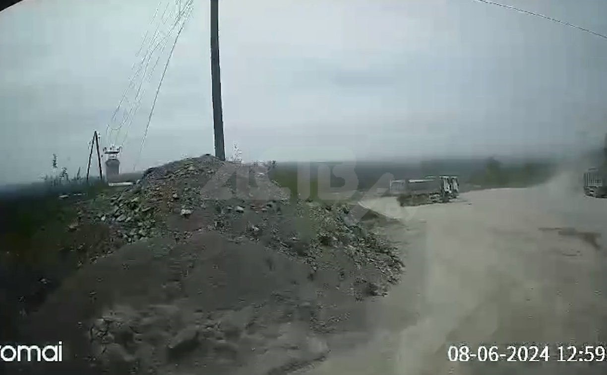 Появилось видео ДТП с камеры большегруза, опрокинувшегося в Лиственничном