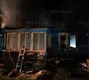 "Девочка вылезла в окно и спасла маленького брата": подробности пожара в Ногликском районе 