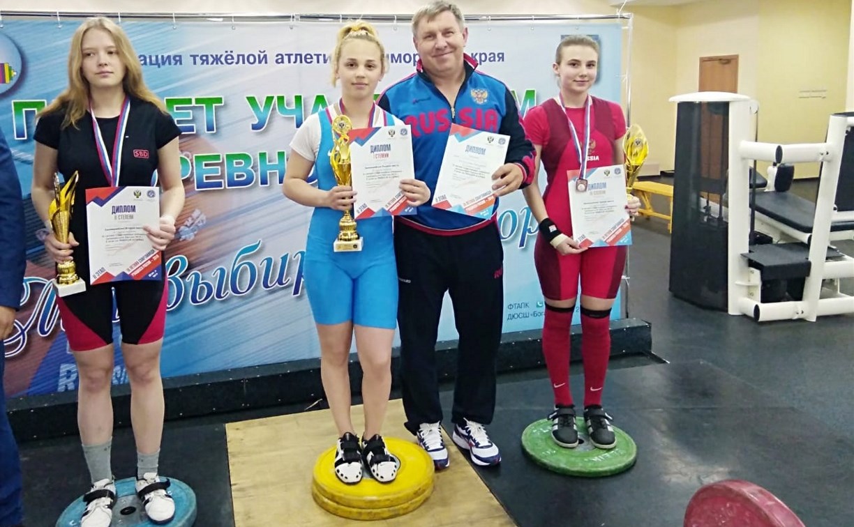Холмчанка стала победительницей всероссийских состязаний по тяжелой атлетике