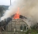 Жилой дачный дом подожгли в Южно-Сахалинске