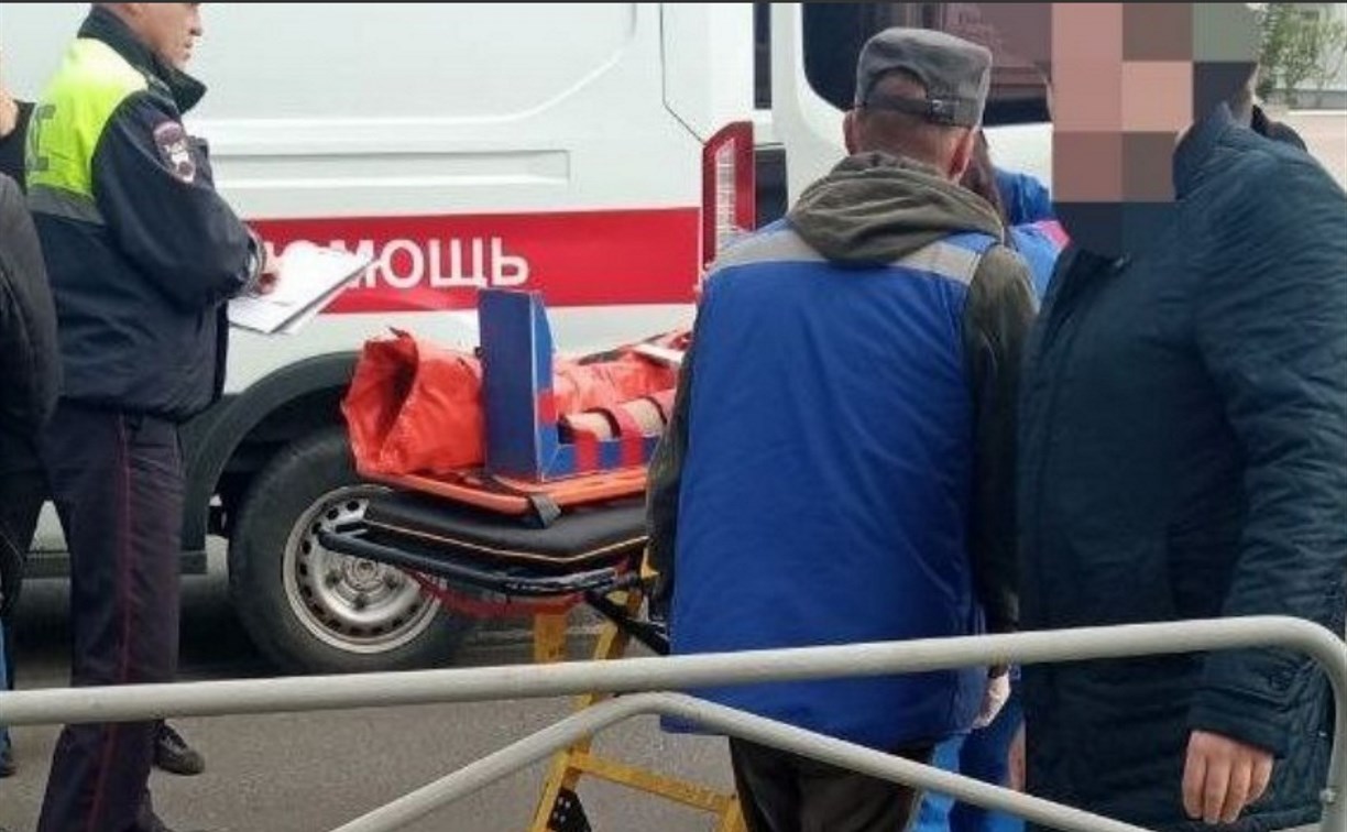 Девушка в Поронайске пострадала, переходя дорогу
