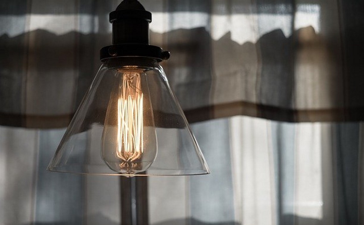 Энергетики восстановили подачу света в Невельском районе