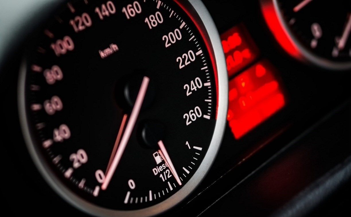 Помощь пьяной девушке обернулась угоном и ДТП в Холмске