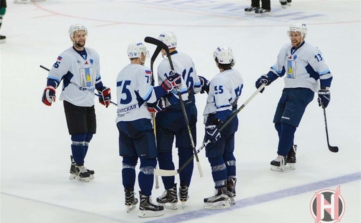 Сахалинские хоккеисты сыграют со "Звездой" из ВХЛ